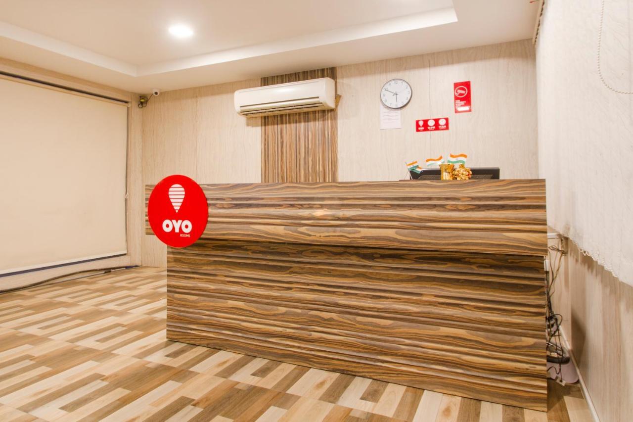 Vaccinated Staff - Oyo 11400 The Down Town Suites Hajdarabad Zewnętrze zdjęcie