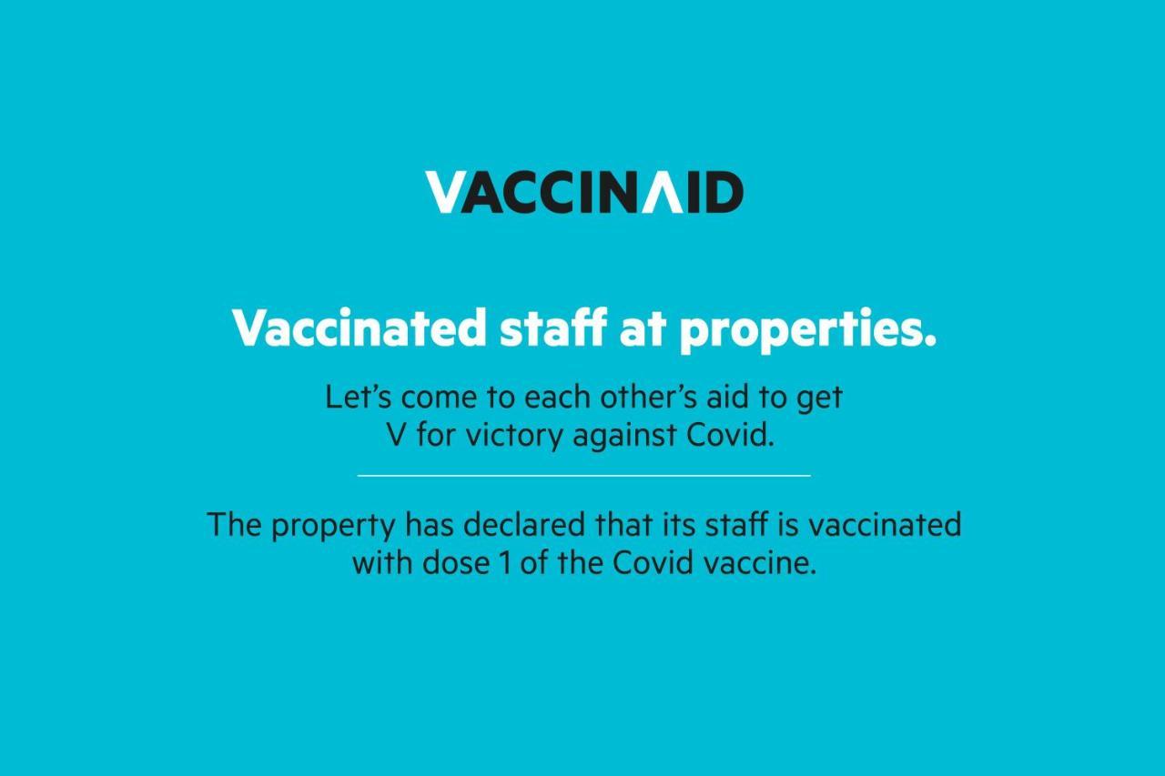 Vaccinated Staff - Oyo 11400 The Down Town Suites Hajdarabad Zewnętrze zdjęcie